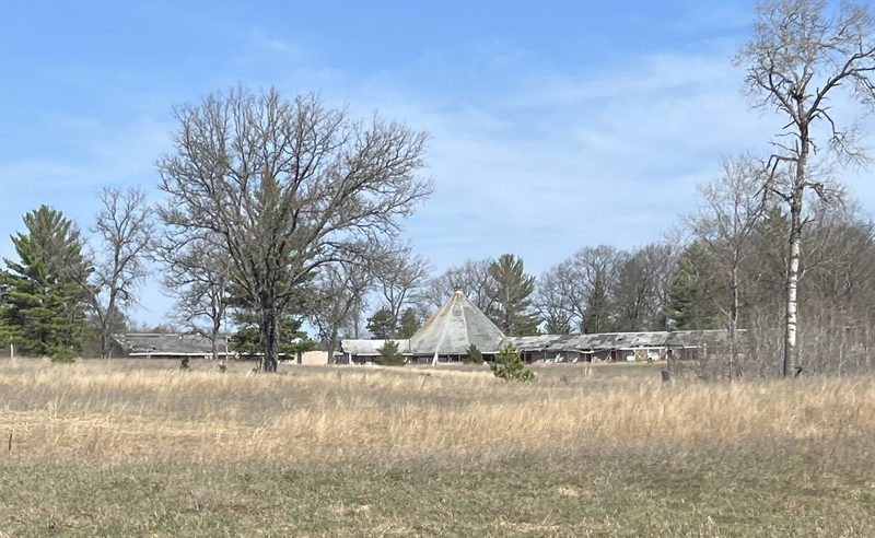 Fonro Lodge Resort Motel (Cole Creek) - April 16 Photo (newer photo)